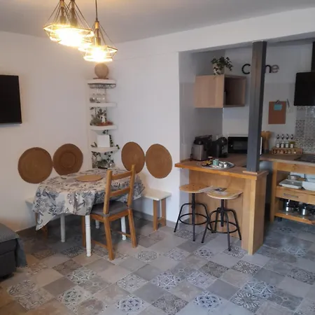 La Casita Del Pueblo